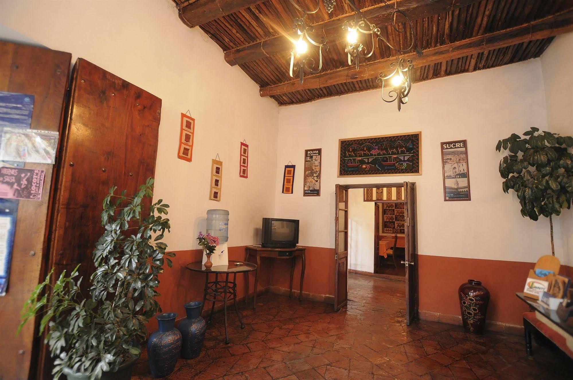 Hostal Recoleta Sur Sucre Exteriör bild